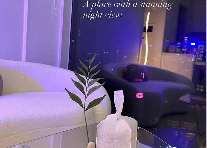 Apartment Open1-hongdae, Hapjeong Station 1 Minute, Luxury Style, Panorama River View 6 People, 2room, 3q Bed *
