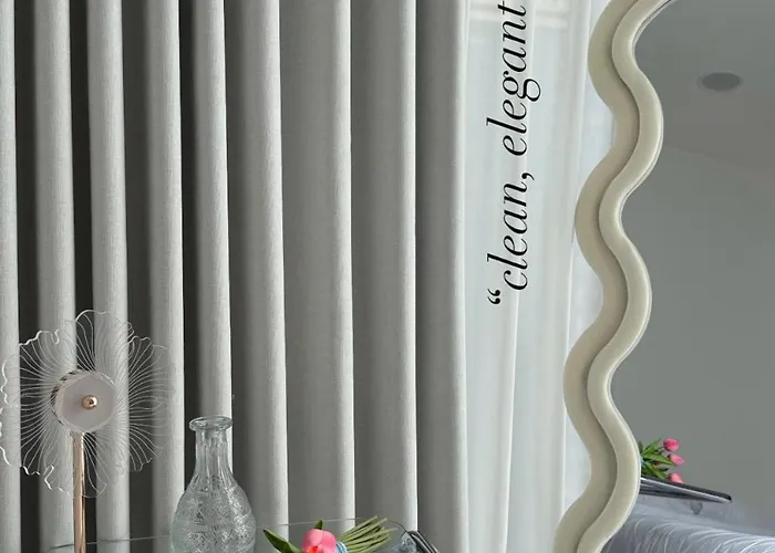 Hoya House1-hongdae, Hapjeong Station 1 Minute, Luxury Style, Panorama River View 6 People, 2room, 3q Bed * Seul