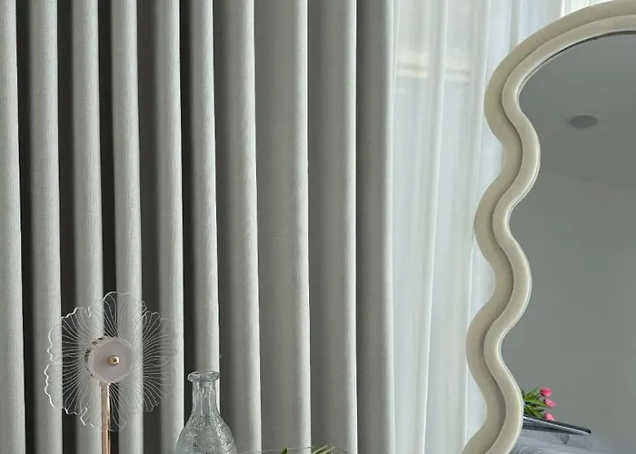 Open1-hongdae, Hapjeong Station 1 Minute, Luxury Style, Panorama River View 6 People, 2room, 3q Bed Apartment Seoul