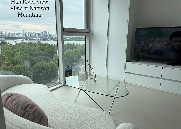 Apartment Open1-hongdae, Hapjeong Station 1 Minute, Luxury Style, Panorama River View 6 People, 2room, 3q Bed